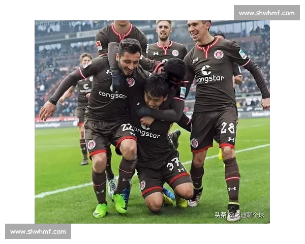 高清流畅足球赛事在线观看平台尽享全球精彩对决实时直播回放分析 - 副本 - 副本 - 副本 (4) - 副本 - 副本